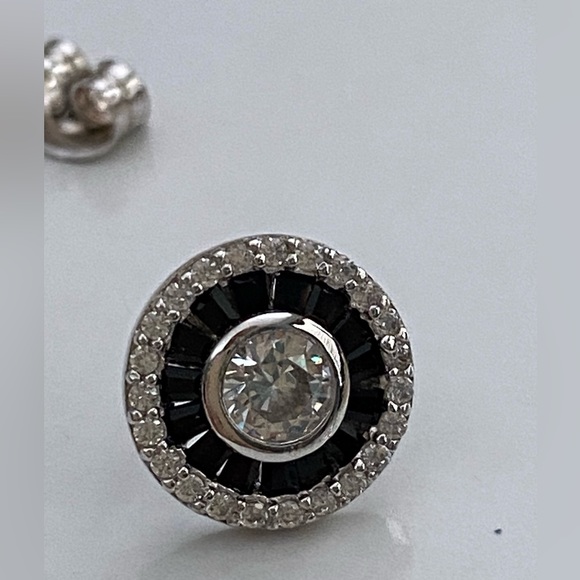 Elegant Sterling Silver 925: circular earrings with black stone accent. - Picture 5 of 9